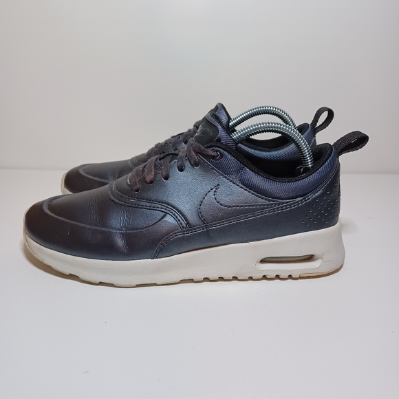 Nike Air Max Thea SE Women's size 6.5 Metallic Hematite Running Shoes 861674 002 - Picture 1 of 9